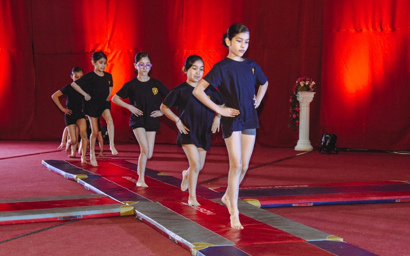 Exitosa muestra de Gimnasia Artística da cierre a los Talleres ACLE 2024